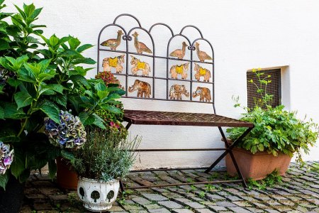 Sitzgelegenheiten